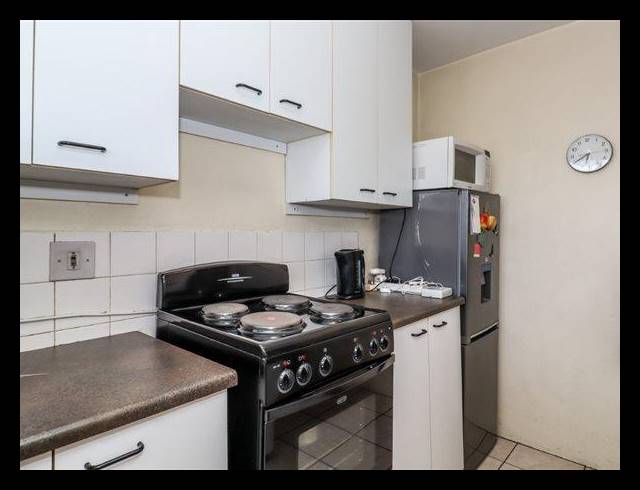 2 BEDROOM APARTMENT FOR SALE IN KEMPTON PARK EXT 05